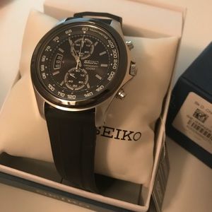Seiko Men’s Black Dial Leather Chronograph Watch